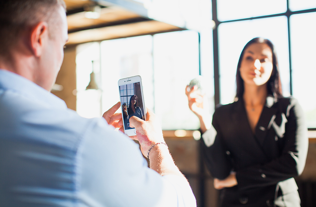 Lerne, wie du LinkedIn Marketing gezielt einsetzt, um Sichtbarkeit zu steigern, Reichweite zu erhöhen und dich erfolgreich zu positionieren.